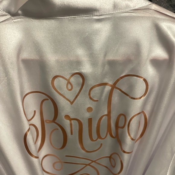Bride Robe (L/XL) - Picture 1 of 6